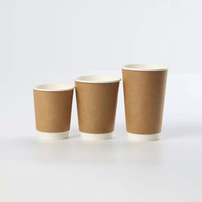 Paket servis tek kullanımlık kahve kağıt bardak Özel Logo Baskılı Tek Kullanımlık Özelleştirilmiş Stil Ambalaj Renk Özelliği Eko Malzeme